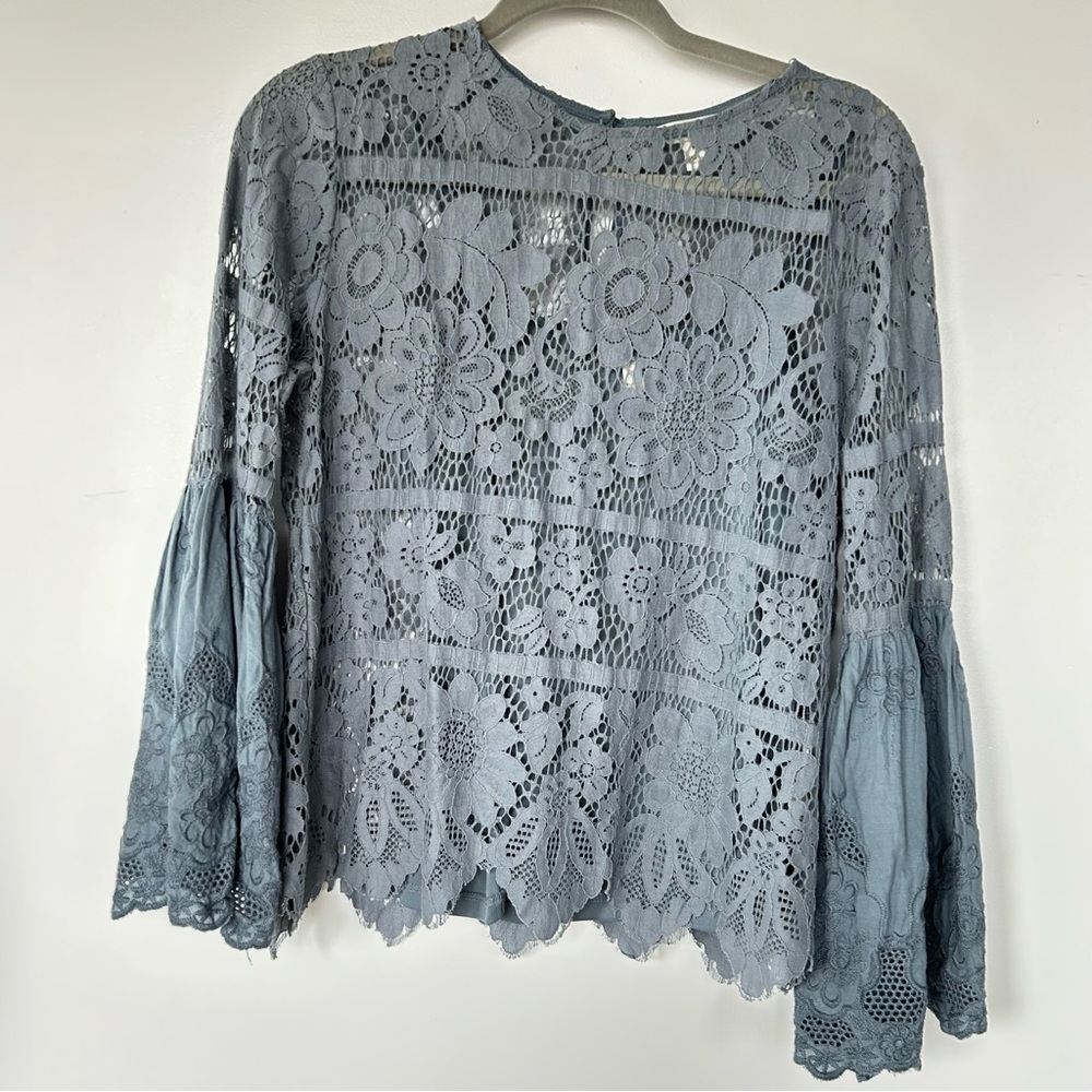 Adiva Light Blue Bell Sleeve Lace Blouse Built in Camisole Size Medium